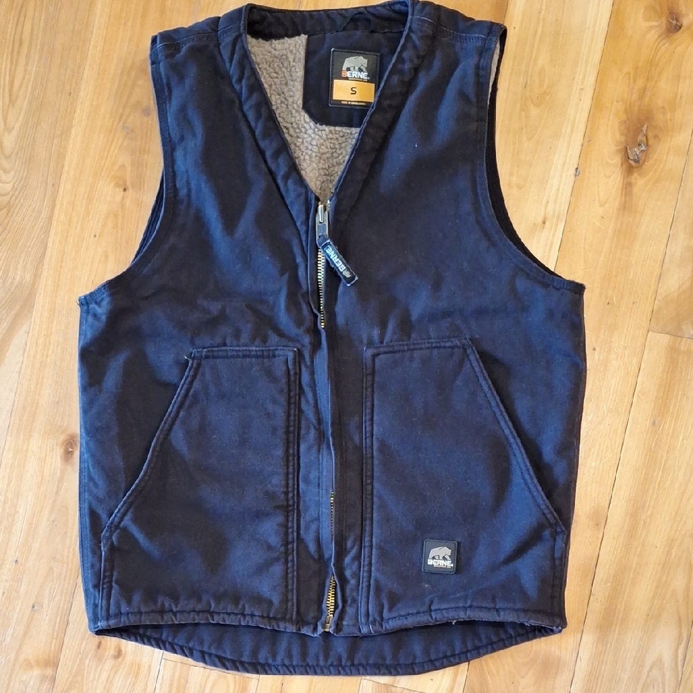 Berne navy blue heartland sherpa-lined winter cold weather vest small